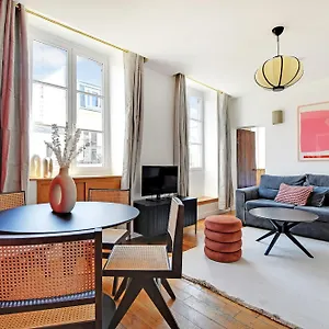 https://residence-central-marais.fr-paris.fr