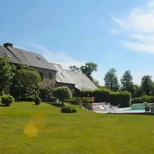  Hébergement de vacances Magnifique Domaine Du Val Ory Avec Piscine